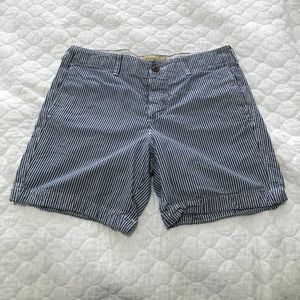 Men’s pinstriped shorts